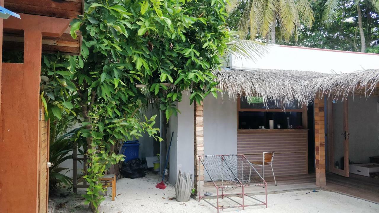 Akiri Surf Retreat Hotel Thulusdhoo Exterior photo